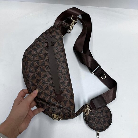 Elegant Faux Leather Crossbody Sling Bag with Adjustable Straps for Women - Picture 11 of 13